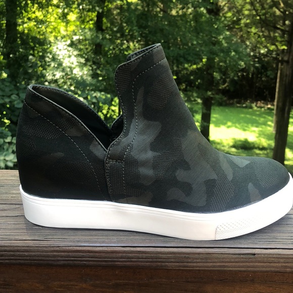 steve madden women's wrangle sneaker